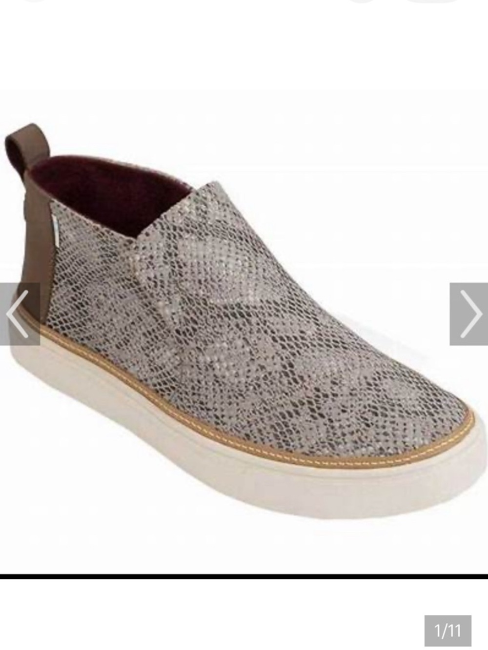 Tom’s ladies, snake and boss step in shoe 6 1/2 excellent condition gray and tan